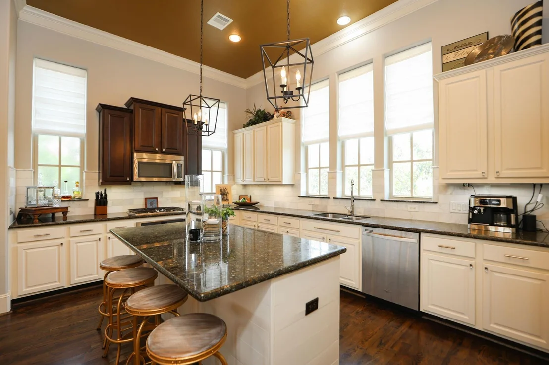 Photo of 10901 Upland Park