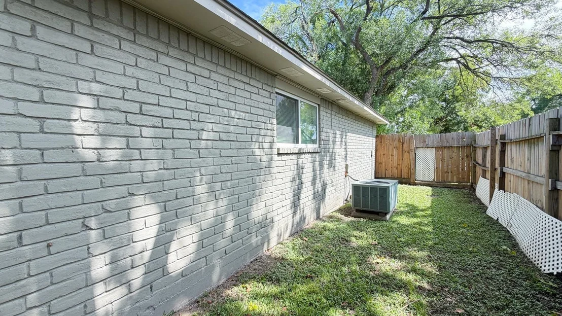 Photo of 6230 Knollwest Drive