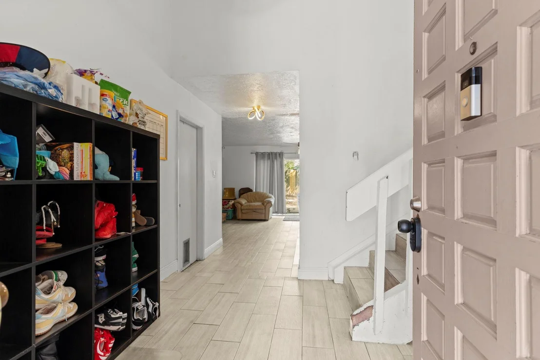 Photo of 8506 Rivercross Road