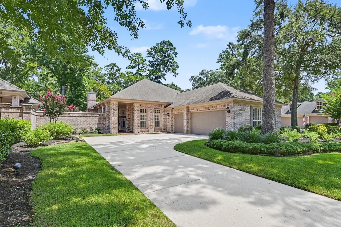Photo of 22 N Castlegreen Circle