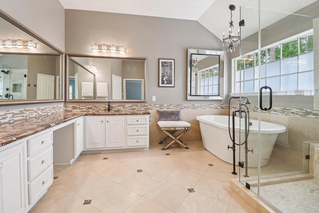 Photo of 18 Woodmere Place