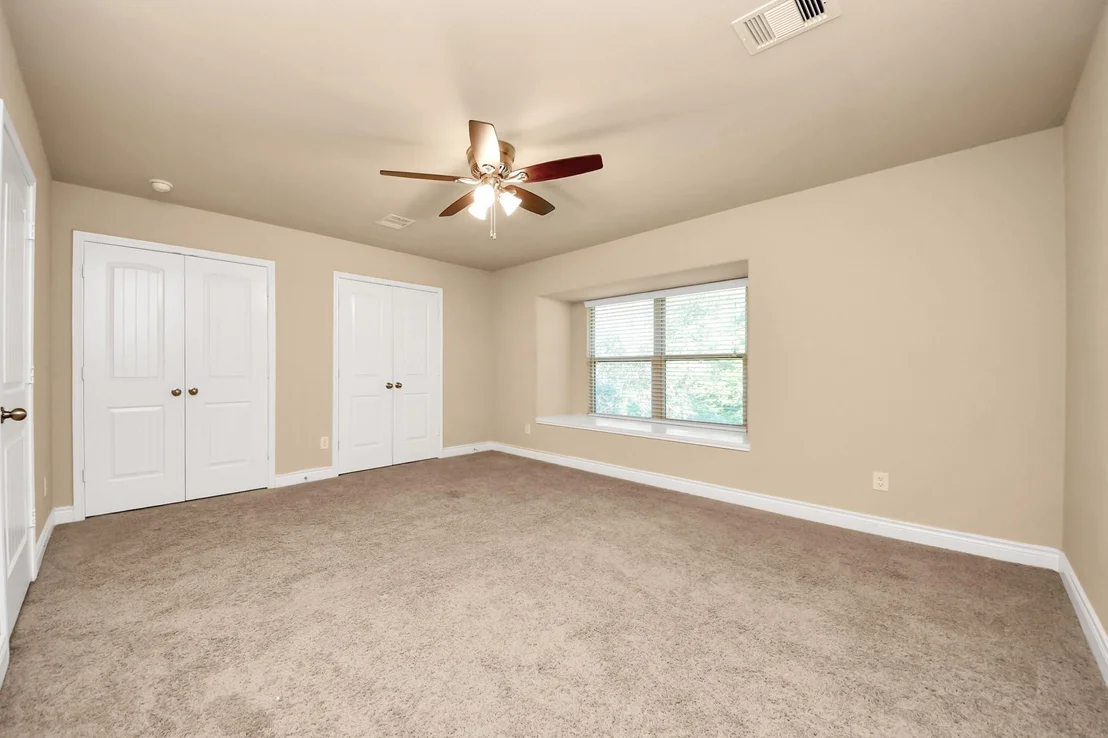 Photo of 143 W Wading Pond Circle
