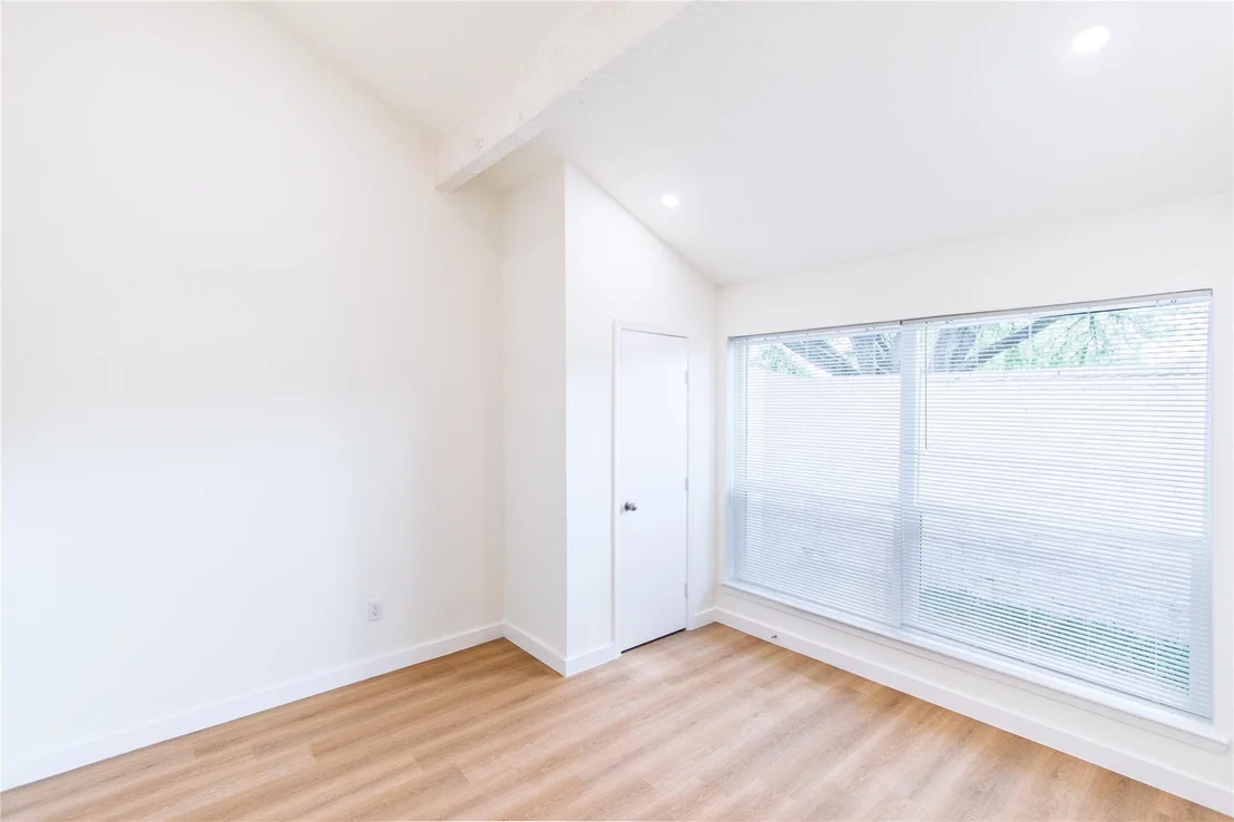 Photo of Unit 8650 at 8650 Maplecrest Drive