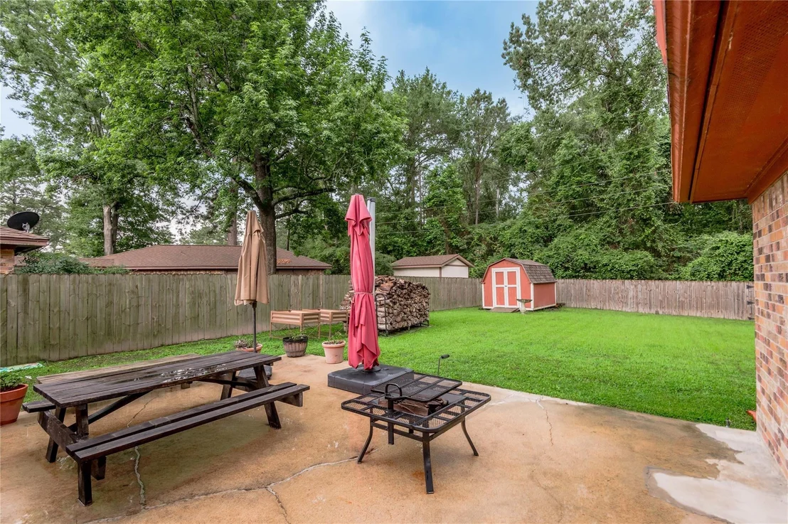 Photo of 198 Westwood Drive E