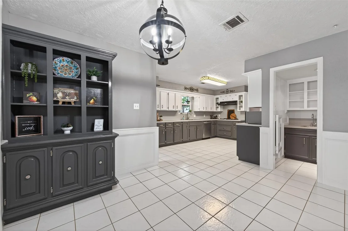 Photo of 7911 Pine Green Lane