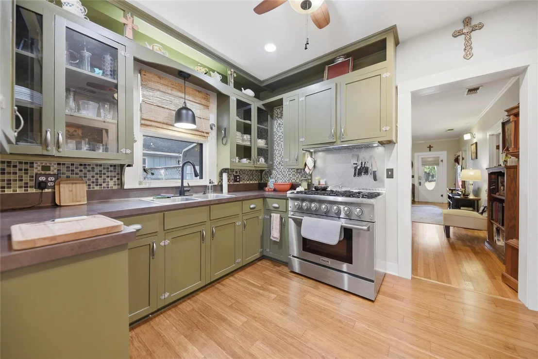 Photo of 156 2nd Avenue