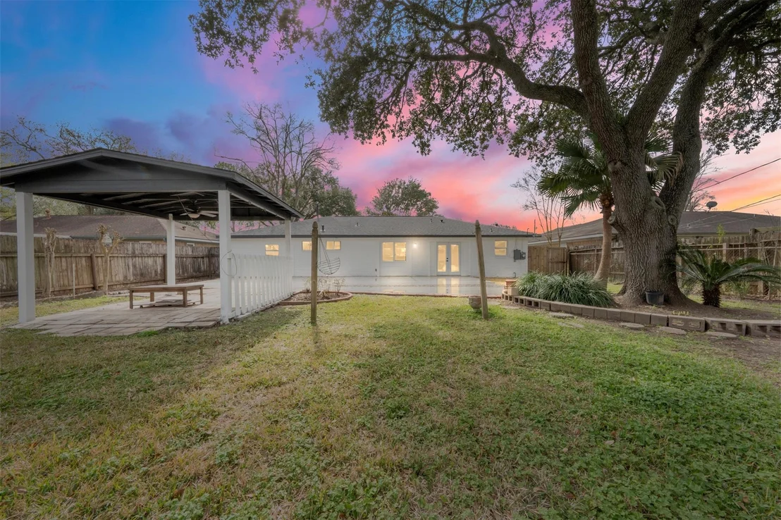 Photo of 5734 Farwell Drive