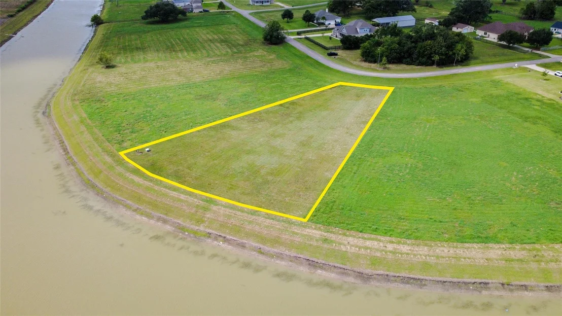 Photo of 1302 Lakeland Circle