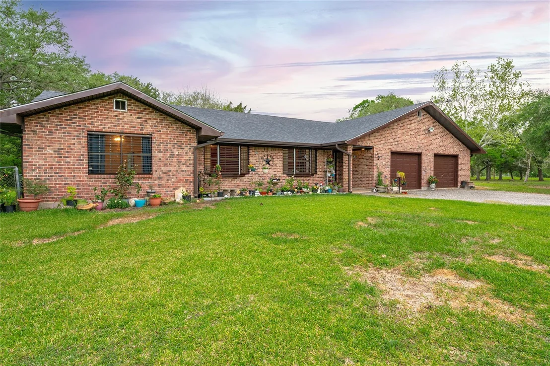 Photo of 725 Thompson Road