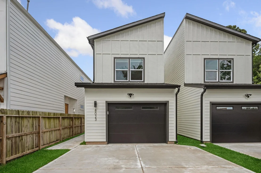 Photo of 8023 Easter Street