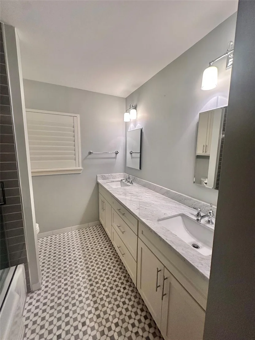 Photo of 2123 Ridgecrest Drive