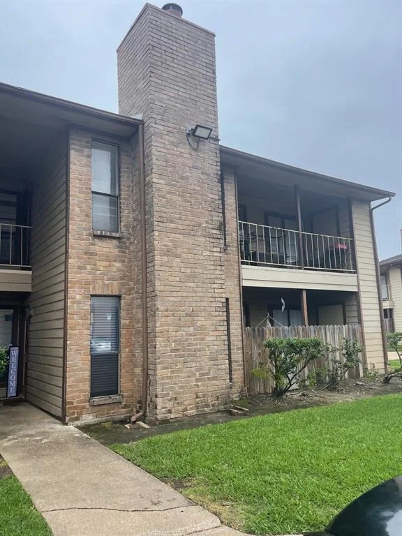 Photo of Unit 708 at 9000 Bissonnet Street