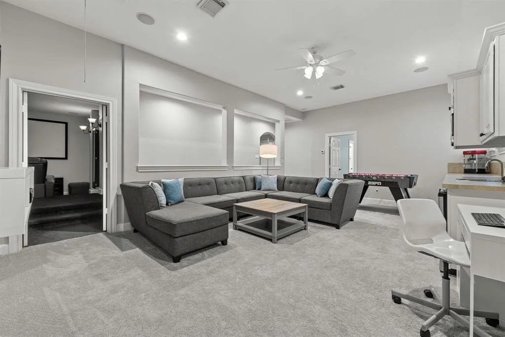 Photo of 99 Player Oaks Place