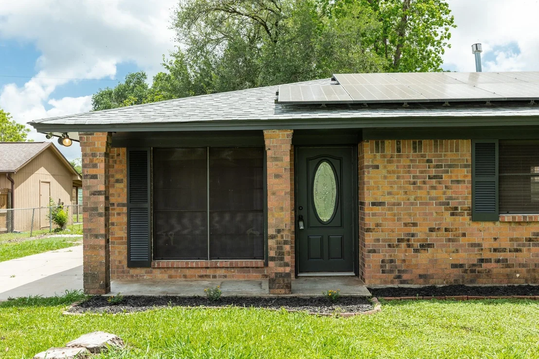 Photo of 108 Avenue E