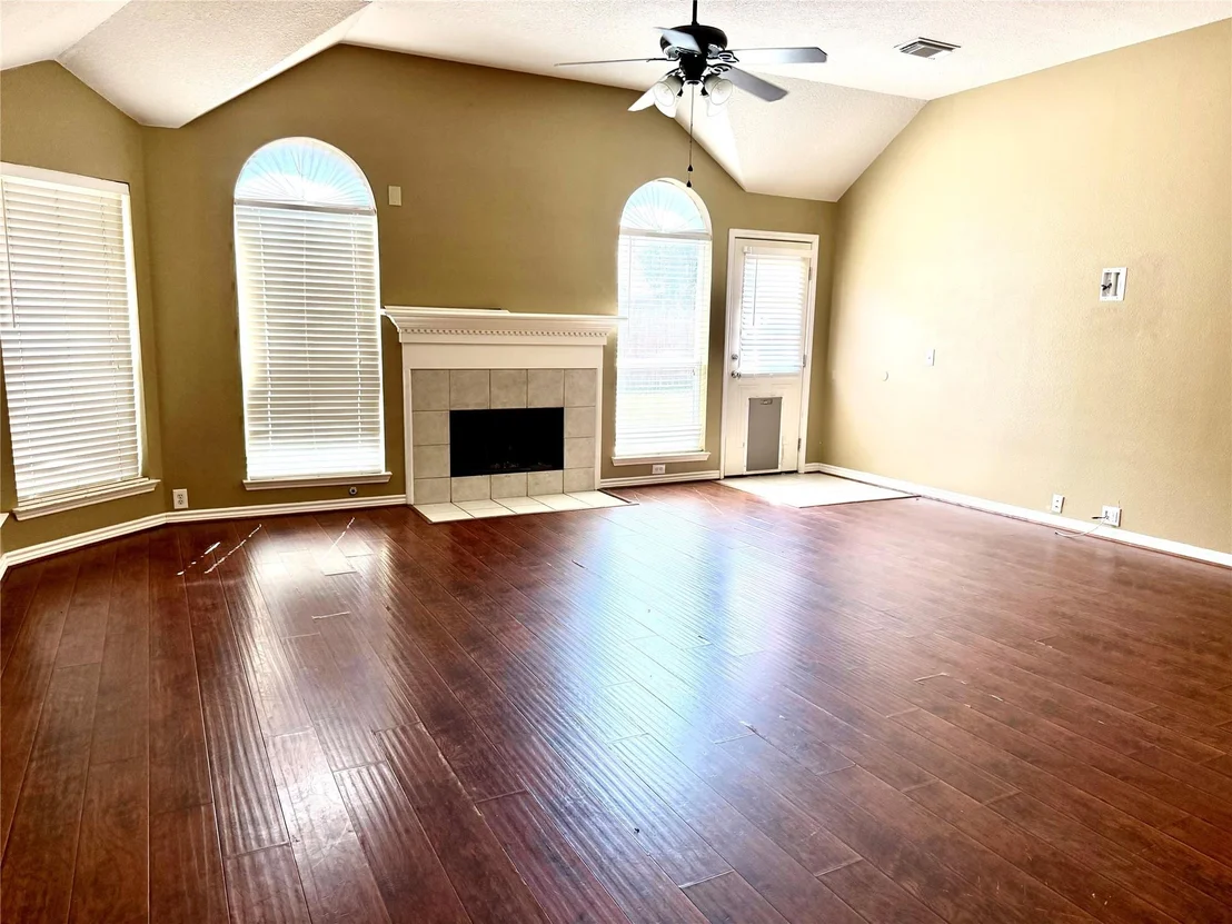 Photo of 4914 Surrey Park Circle
