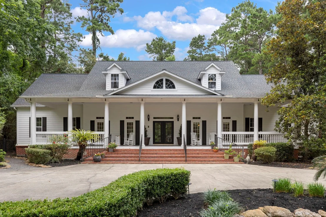 Photo of 10810 Lake Windcrest