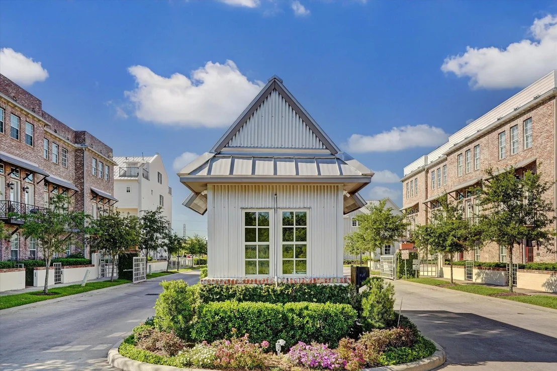 Photo of 8668 Emnora Lane