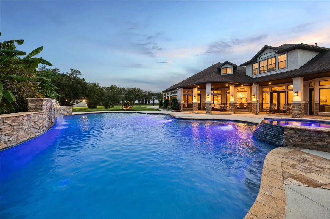 Photo of 6810 Anthonia Lane