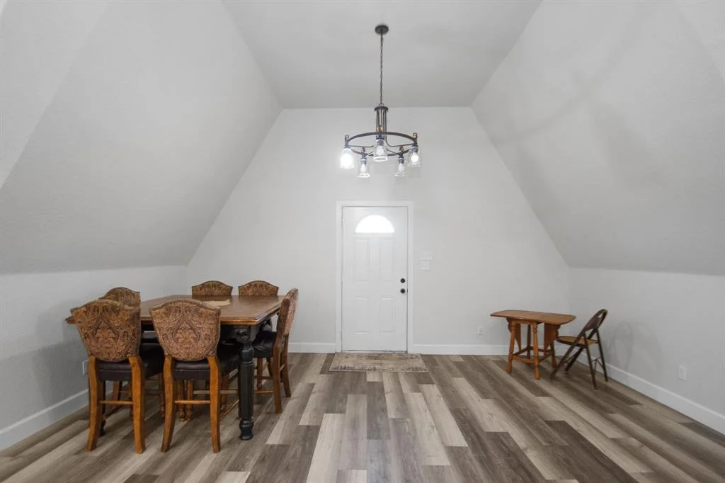Photo of 907 Longhorn Trail