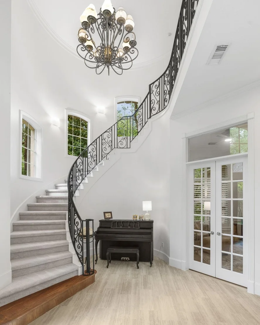 Photo of 47 W Horizon Ridge Place