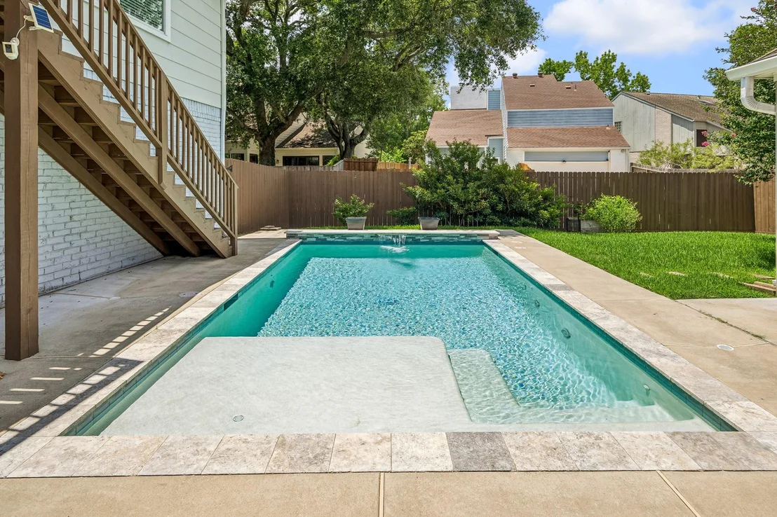 Photo of 922 Crossroads Drive