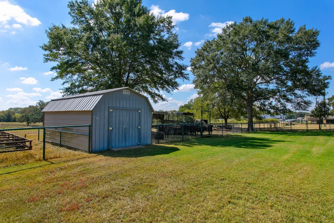 Photo of 974 State Highway 21 E Highway E