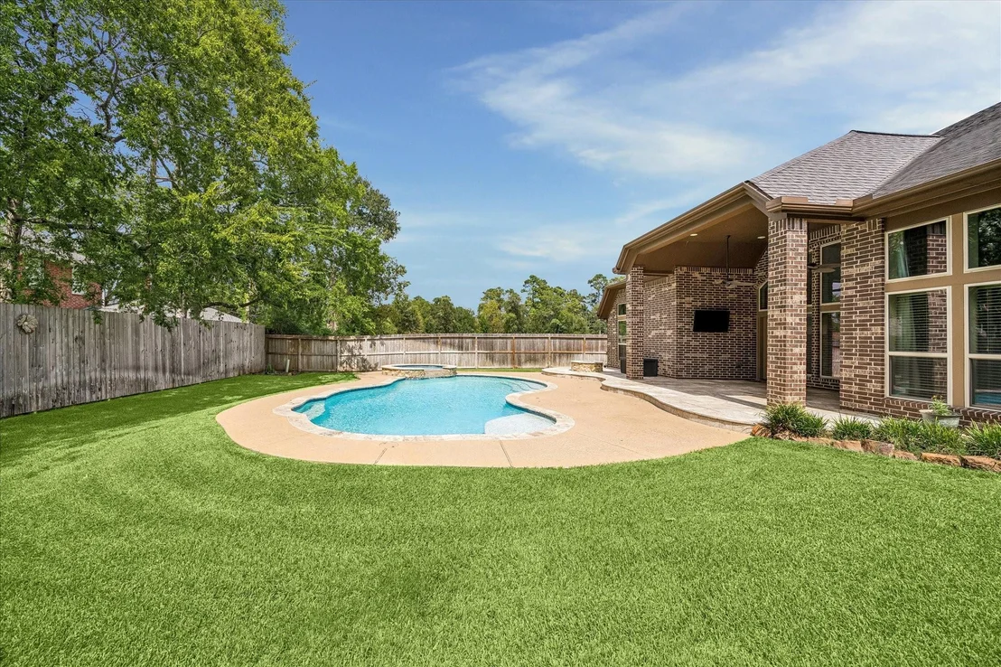 Photo of 18638 Roslyn Springs Drive