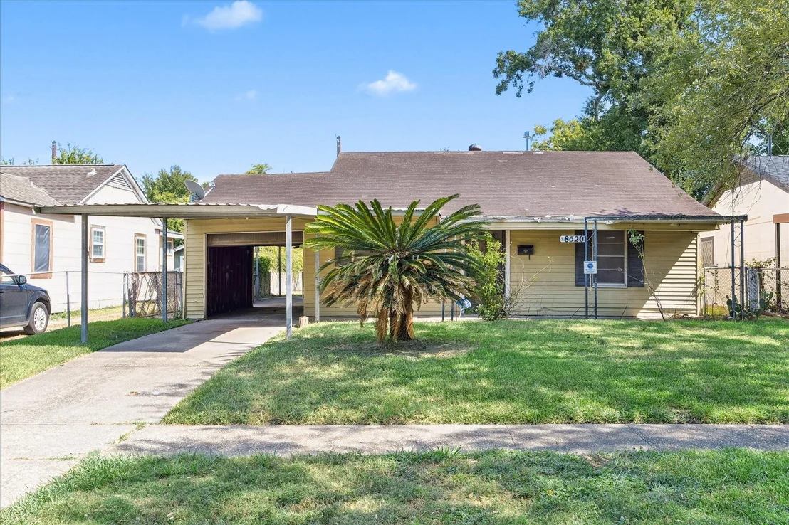Photo of 8520 Glenview Drive
