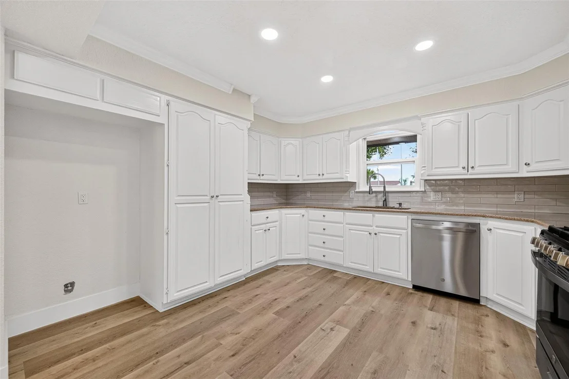 Photo of 218 Bay Colony Circle
