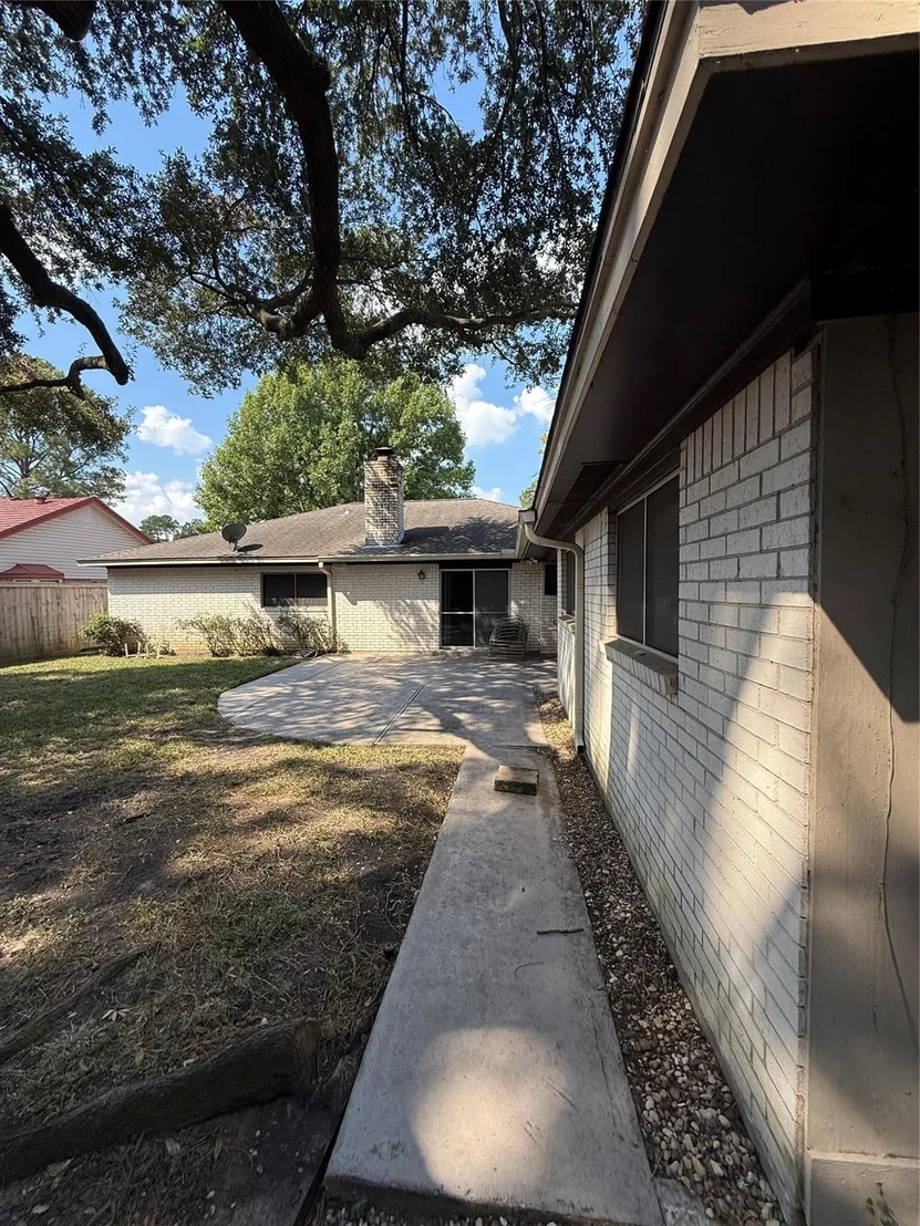Photo of 930 W Forest Drive