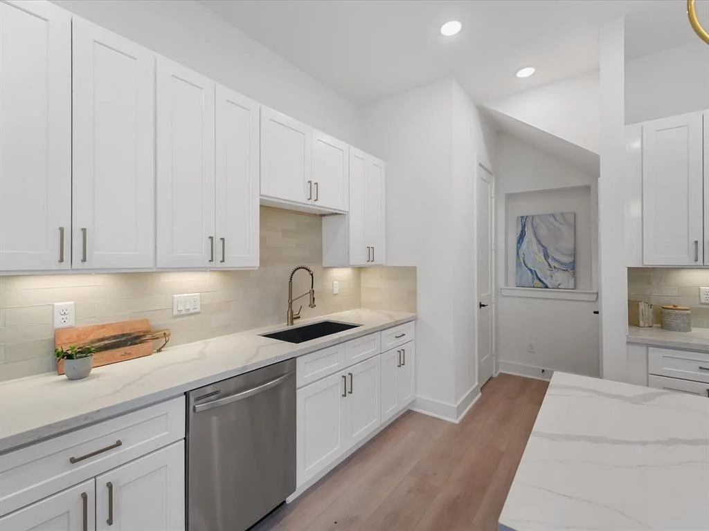 Photo of 5014 Golden Forest Drive