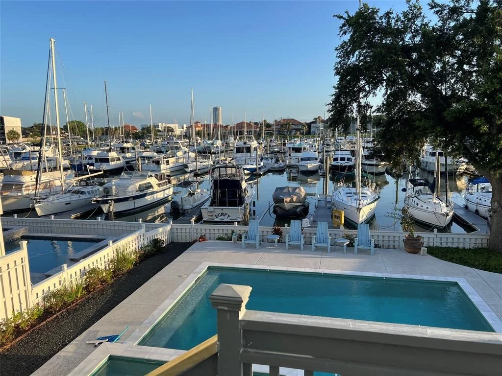 Photo of 2182 Marina Way