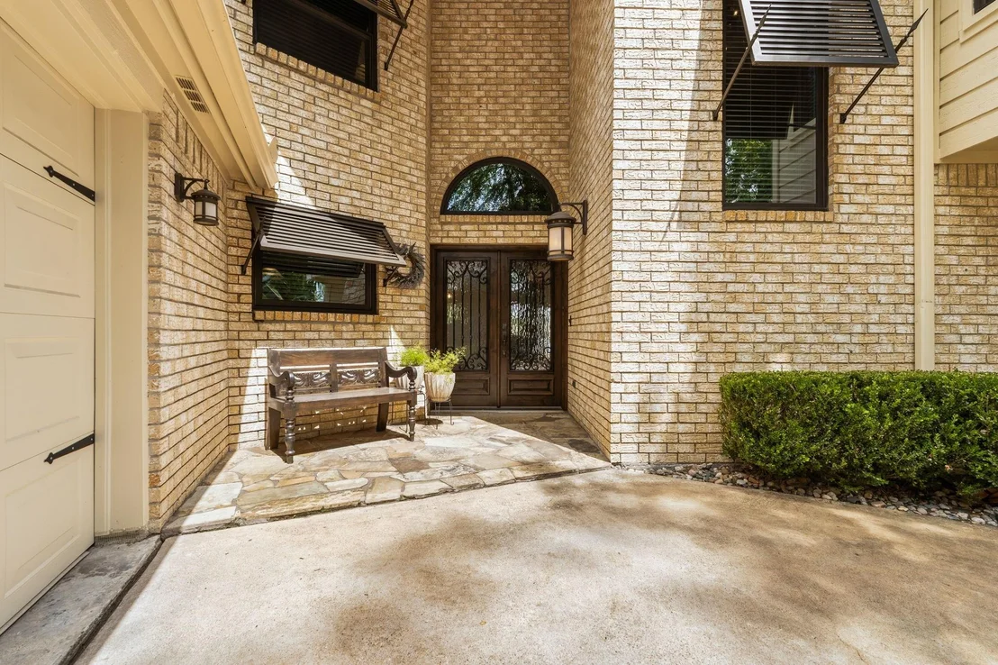 Photo of 130 Lakeside Drive