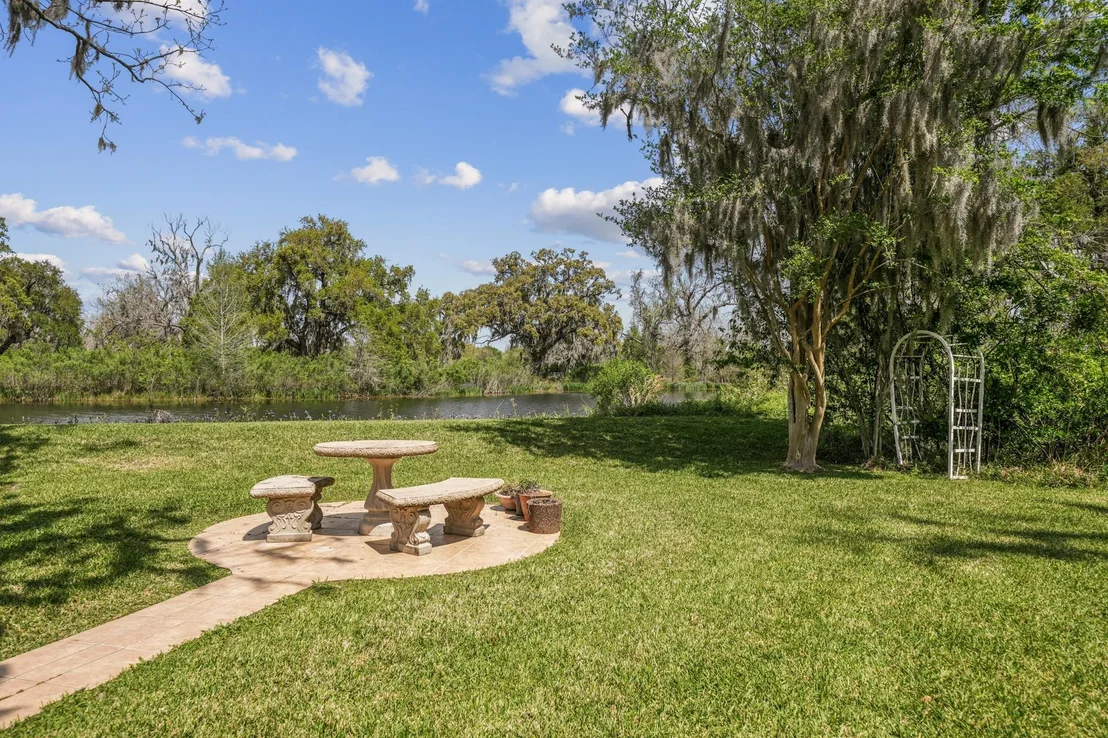 Photo of 2261 Riverside Drive