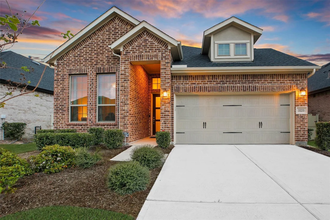 Photo of 10235 Bayou Oaks Drive