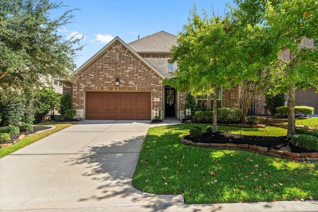 Photo of 72 Twin Ponds Place
