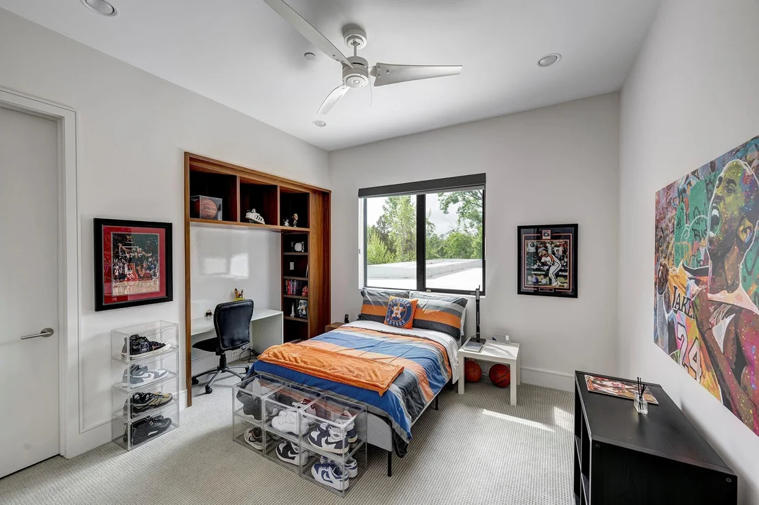 Photo of 8317 Hunters Creek Drive