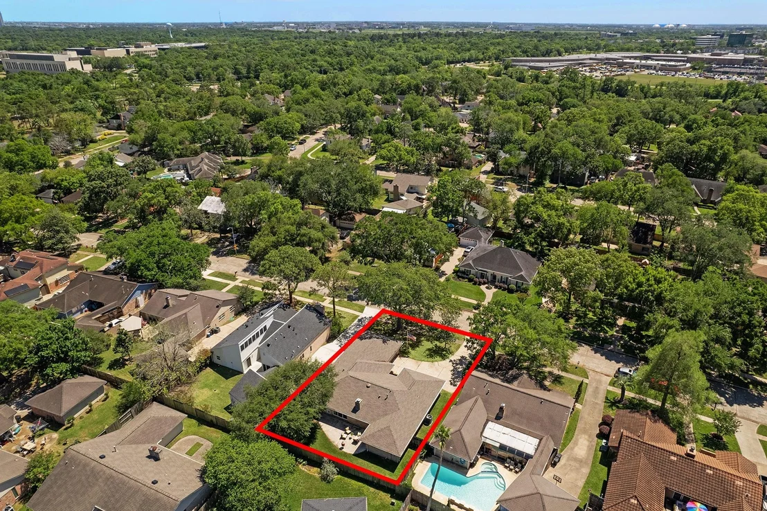 Photo of 16427 Clearcrest Drive