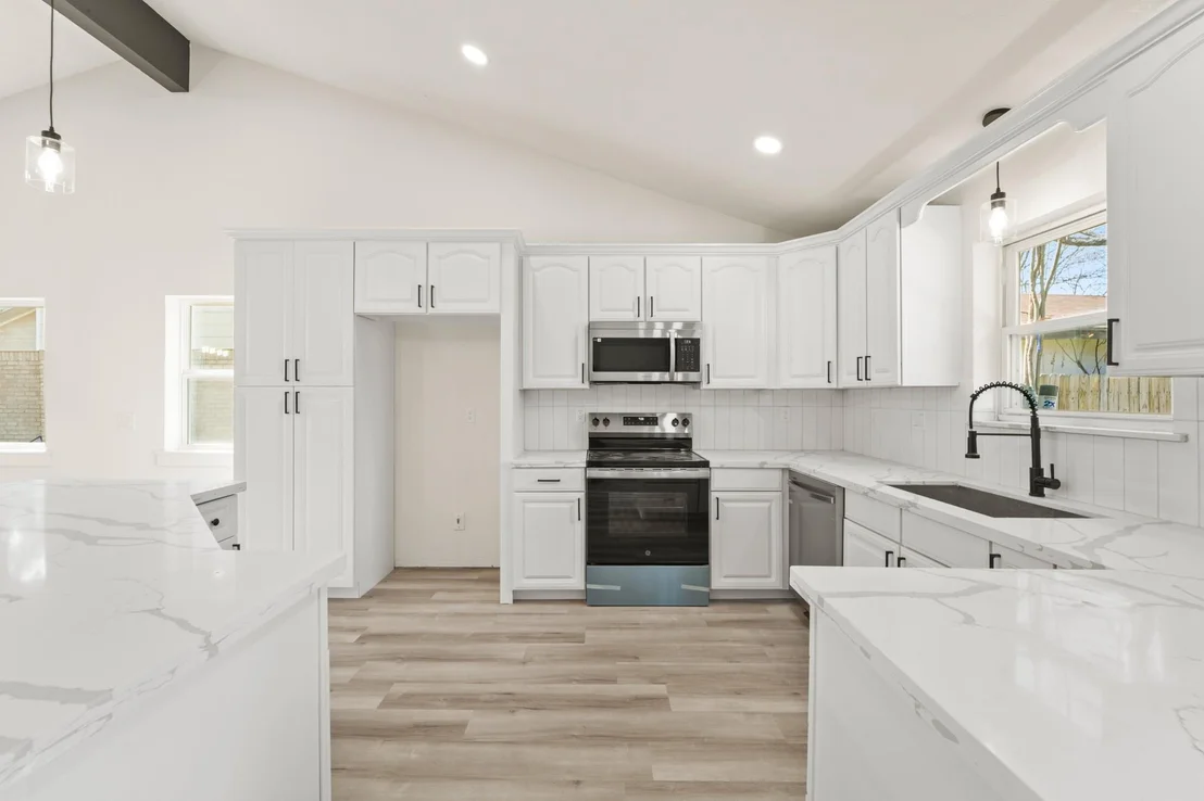 Photo of 13102 Maxim Drive