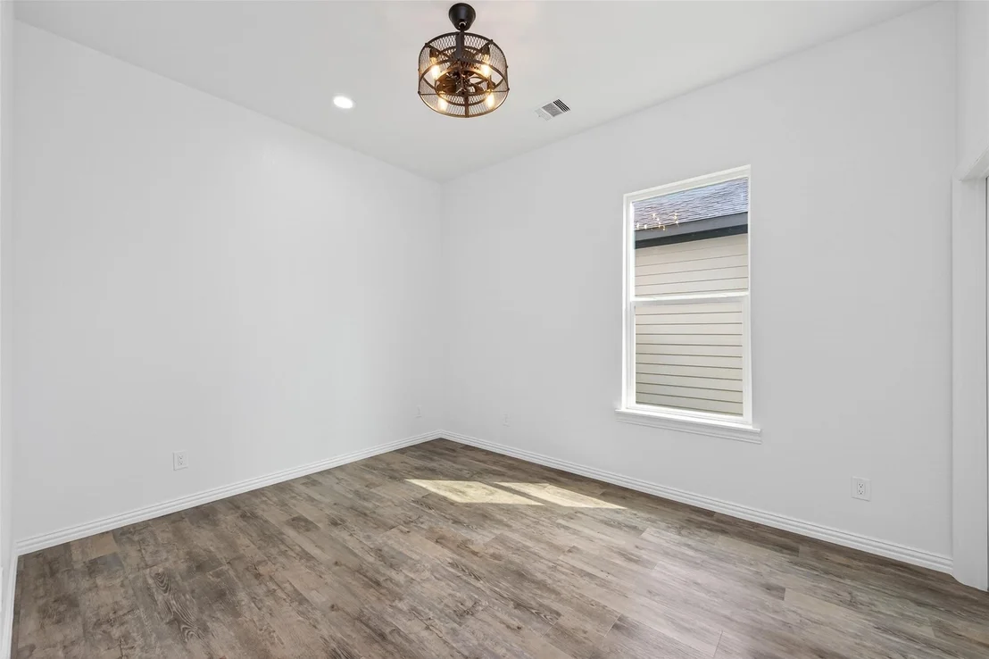 Photo of 1105 Peter Pine Street