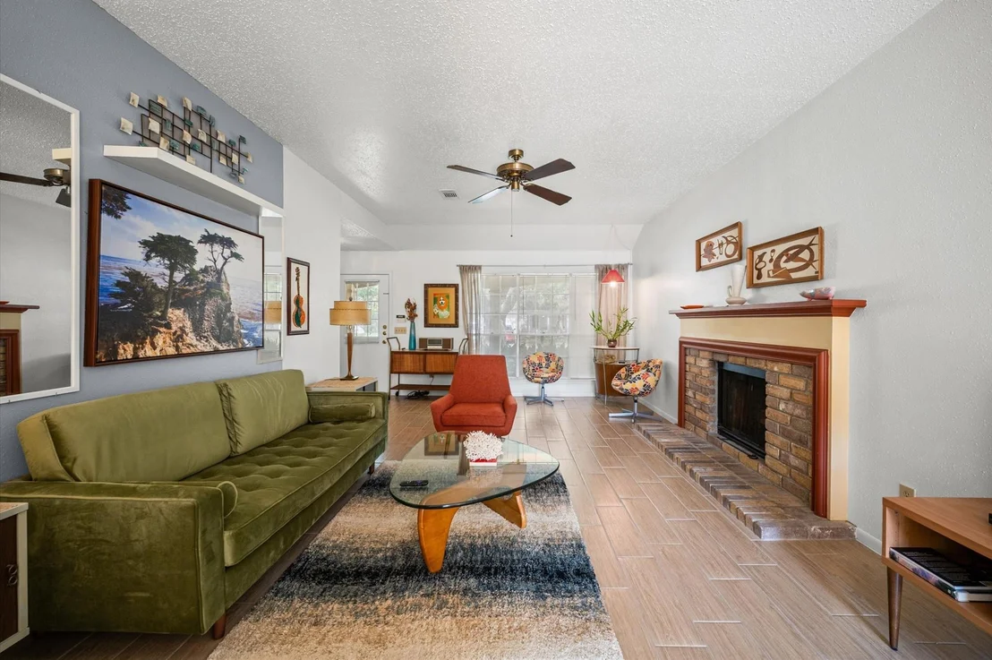 Photo of 9622 Poynes Drive