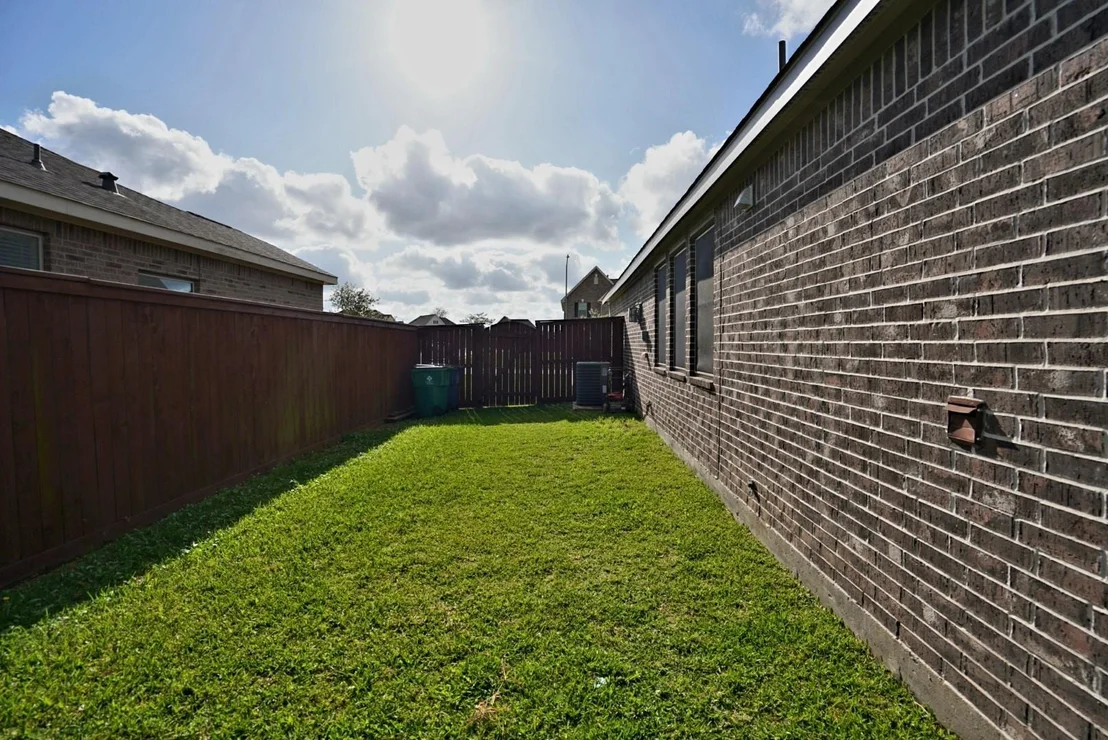 Photo of 704 Shadow Bend