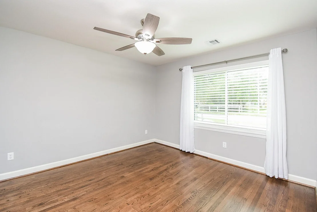 Photo of 7926 Ridgeview Drive