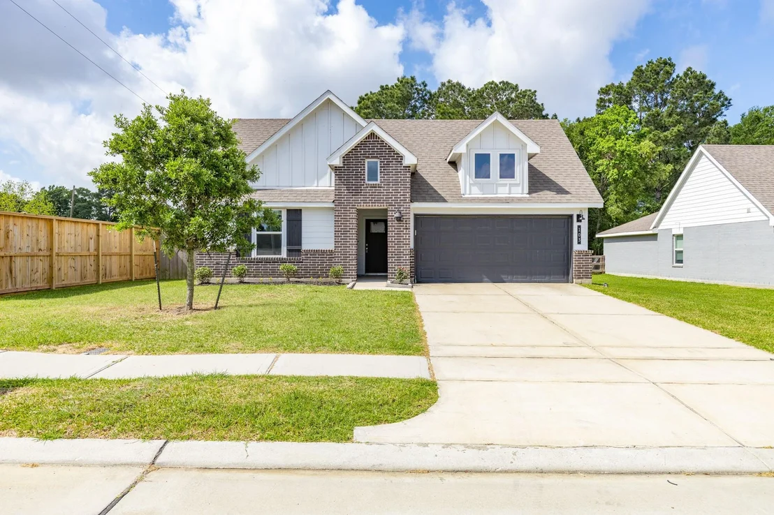Photo of 103 Lakeway Circle