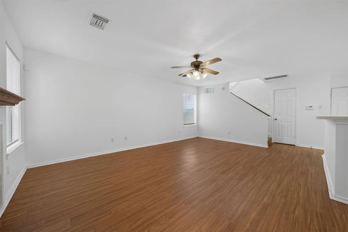 Photo of 130 S Walden Elms Circle