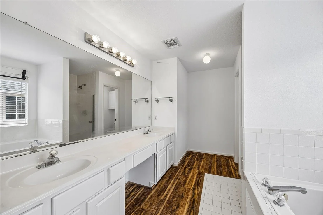 Photo of 734 W Clady Drive