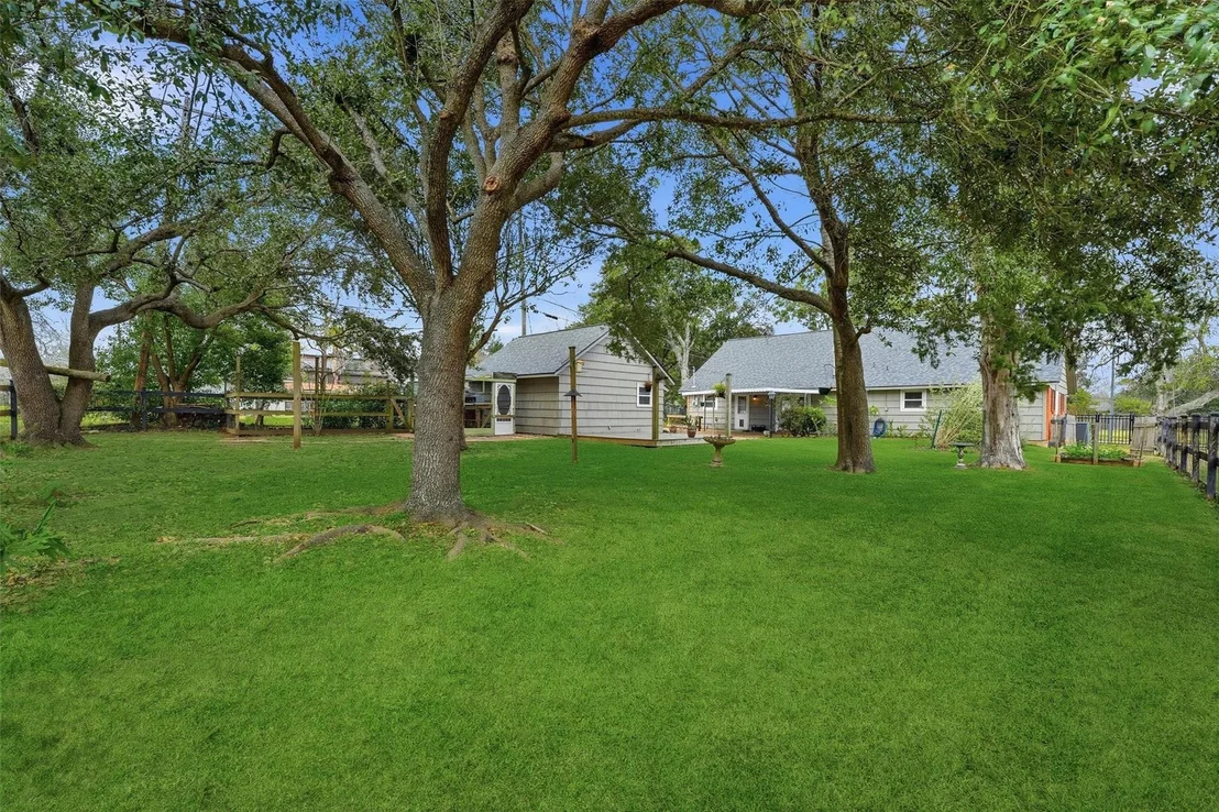 Photo of 715 Timber Cove Drive