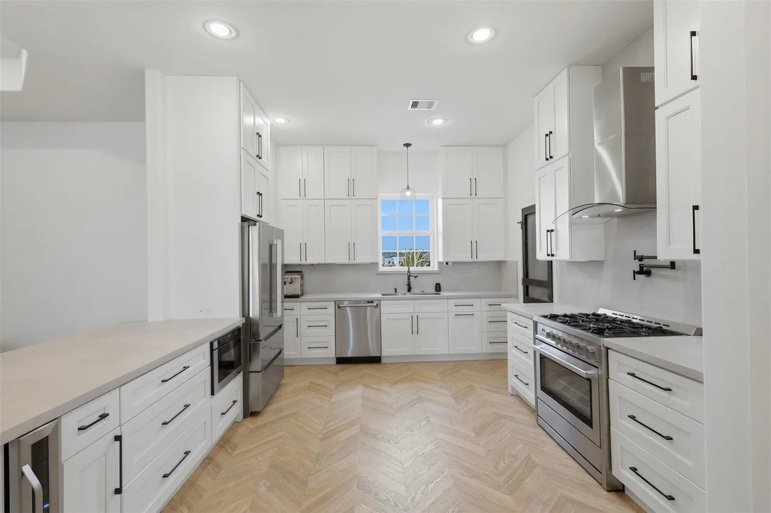 Photo of 8518 Lofty Pines