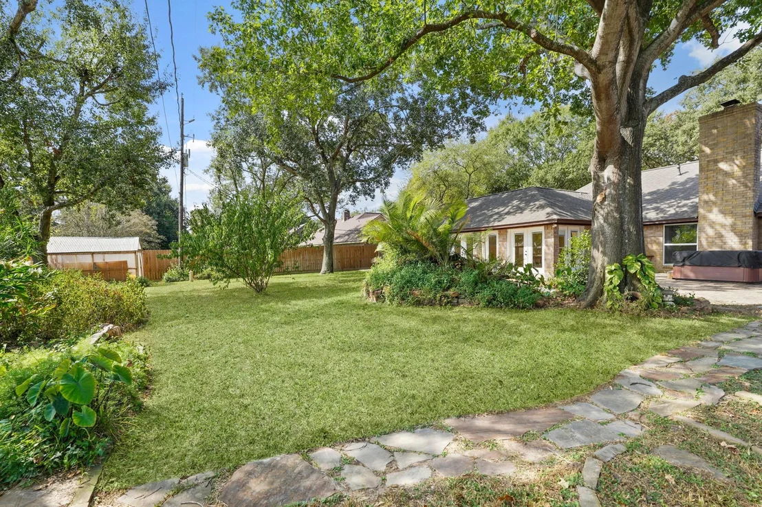 Photo of 2826 E Elm Circle