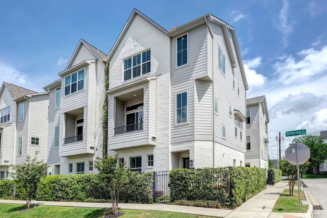 Photo of 802 Detering Street
